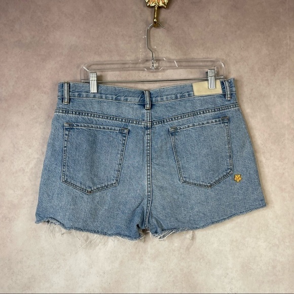 AllSaints Kate Distressed Denim Jeans Shorts in Light Indigo Blue Patch Size 32 - Picture 11 of 11